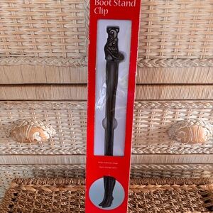 Black Boot Stand Clip